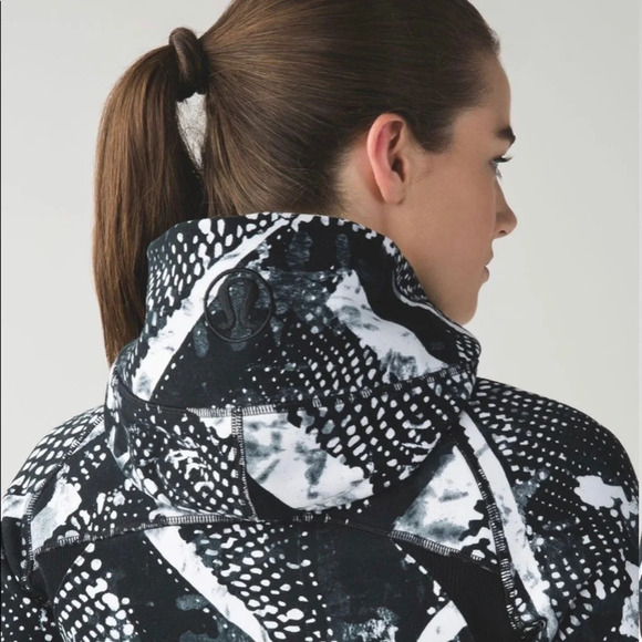 {Lululemon} Scuba Hoodie III size 6 - Picture 2 of 5